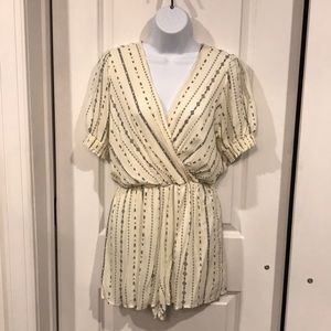 Everly Short Romper w Print Size L